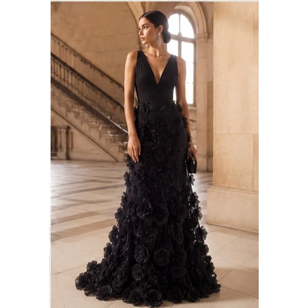 Marchesa Notte Black 3D Floral Appliqué Plunging V-Neck Evening Gown US4 NWT